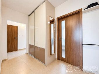Type: 3-bedroom apartment Street: Bavlnárska District