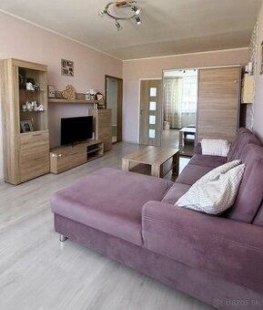 Juraj Kolárik +421 918 938 737 e-mail:
V2 Real Estate ako vý