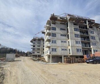 Juraj Kolárik +421 918 938 737 email: V2 Real Estate as
