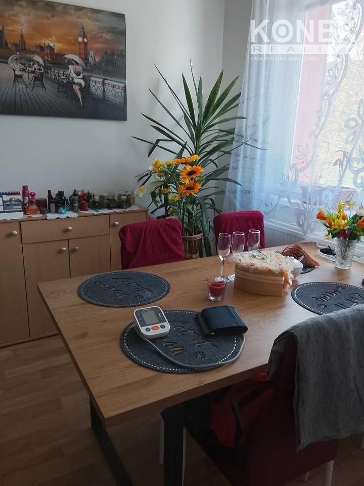 ID:4079
Ponúkame trojizbový byt po čiastočnej rekonštrukcii,