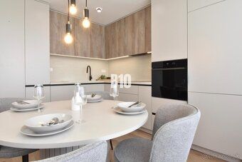 Apartment 10 offers you for sale a modern newly renovated 4