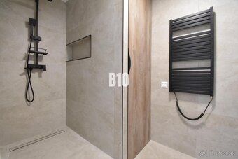 Apartment 10 offers you for sale a modern newly renovated 4