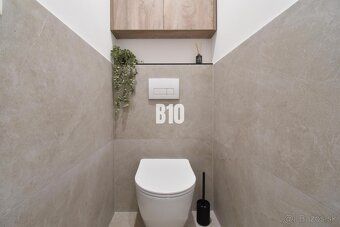 Apartment 10 offers you for sale a modern newly renovated 4