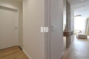 Apartment 10 offers you for sale a modern newly renovated 4