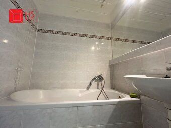 Under exclusive agency agreement we offer you this spacious
