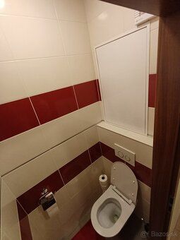 We offer for sale a spacious and bright 3-room apartment