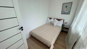 I offer for sale a modern renovated 2-room apartment at