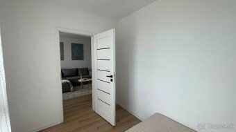 I offer for sale a modern renovated 2-room apartment at