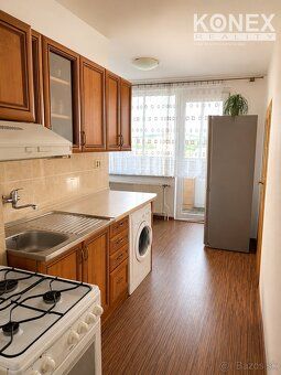 ID:4383 We offer exclusively for sale a spacious 3-bedroom