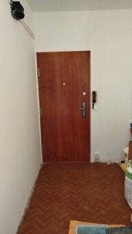 The apartment is located in an excellent location at Díely