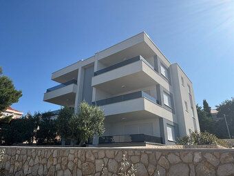 I am selling at Brehy a smaller 2 room apartment on the 9th
