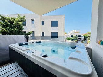 I am selling at Brehy a smaller 2 room apartment on the 9th