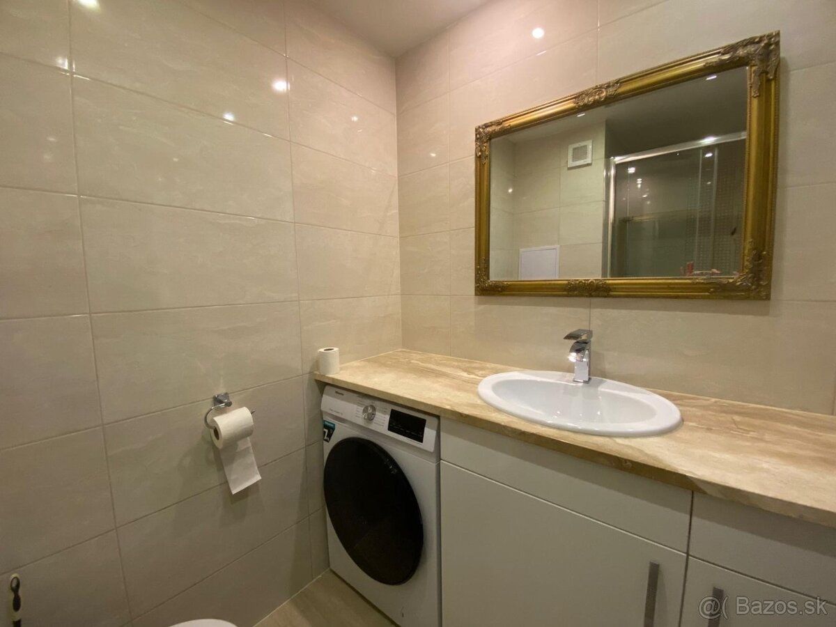 I am selling at Brehy a smaller 2 room apartment on the 9th