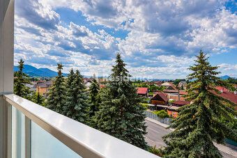 We offer for sale a spacious 4-room apartment with an area
