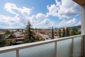 We offer for sale a spacious 4-room apartment with an area