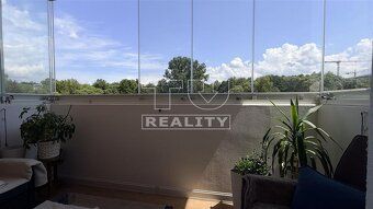 TUreality offers you for sale a 3-room apartment directly