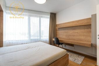 SKY PARK III | Exclusive Designer 3-Room Apartment at One