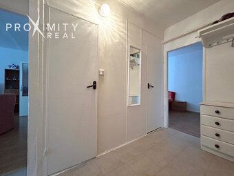 Type: 3-room apartment Street: Rozhanovska Village