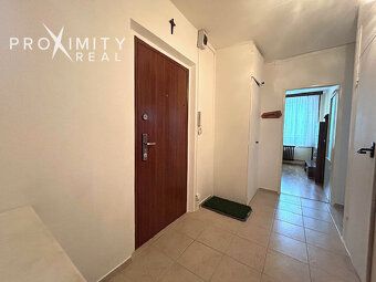 Type: 3-room apartment Street: Rozhanovska Village