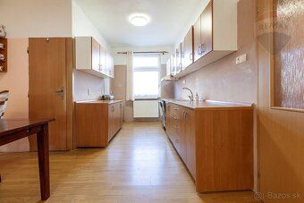 Family house with two residential units and separate land