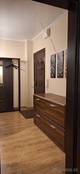 Type: 1-room apartment Street: Rosna District: South