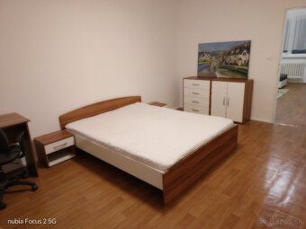 We offer long-term rental of a spacious 3-68-2-2 m²