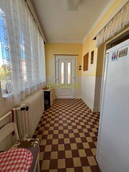 We offer for sale a family house with garden covering a