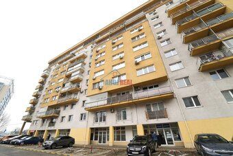 Real estate agency offers FOR RENT larger spacious 1-room