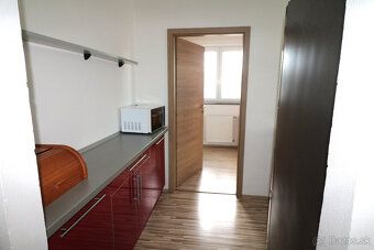 Ponúkame na predaj príjemný, udržiavaný a kompletne zrekonšt