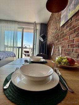 I offer long-term rental of a pleasant and fully furnished