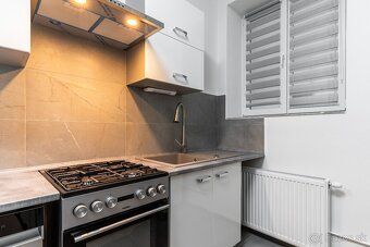 I am offering you an exceptional large apartment with 2