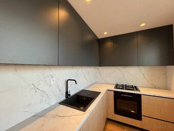 FOR SALE MODERN, LARGE 2-ROOM FLAT AFTER RECONSTRUCTION