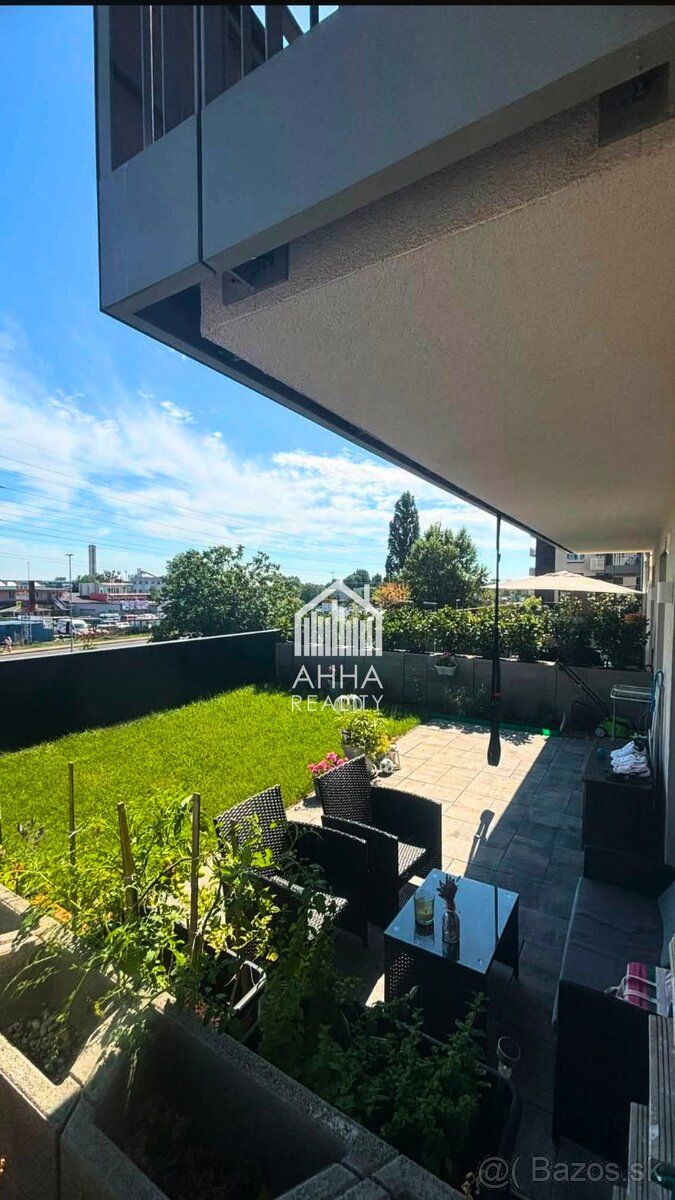 AHha Reality offers for rent a spacious 2-room apartment in