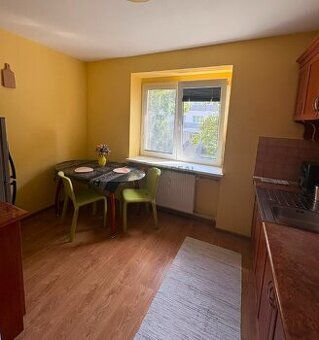 I will rent out an 3-room furnished apartment in the old