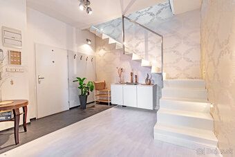 Type: 3-bedroom apartment Street: Brnianska District