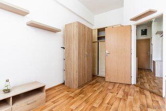 We offer for sale a 1,5-room apartment at Vodárenská street