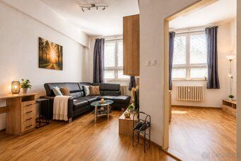 We offer for sale a 1,5-room apartment at Vodárenská street