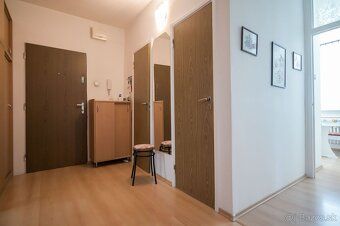 We offer for sale a bright and cozy 3-room apartment in the