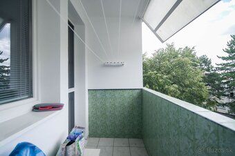We offer for sale a bright and cozy 3-room apartment in the