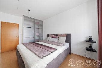 Bosén Group offers you exclusively an ample apartment with