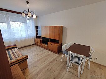 OFFERS FOR RENT PLEASE SEND BY EMAIL ONLY TO: Thank you for