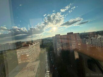 I offer for sale a bright studio apartment with an area of