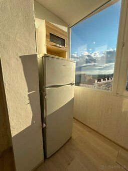 I offer for sale a bright studio apartment with an area of