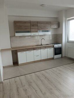 We offer for rent a 3-room apartment in a quiet and