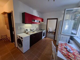 We offer for rent a 3-room apartment in a quiet and