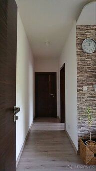 I am offering for rent an above-standard furnished 3-room