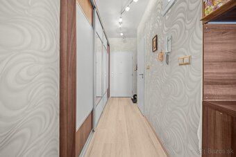 On behalf of the owner we offer for sale a 1-room apartment