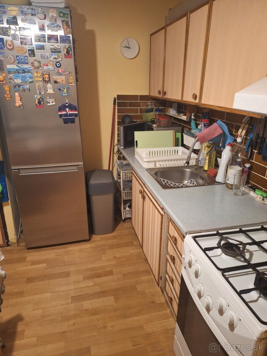 Description: I am subletting a separate, non-passable and