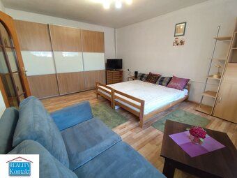 We offer for rent a cozy, fully furnished 1-room apartment