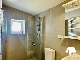 We offer for rent a beautiful, fully furnished 2-room